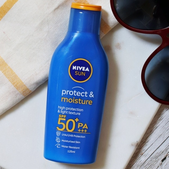 Nivea Sun Protect & Moisture SPF50 125ml - Image 1